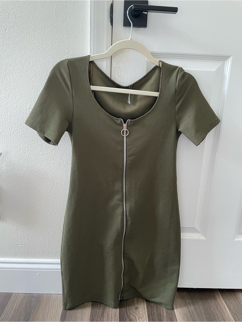 Zara Ribbed Olive Green Short Sleeve Zip-Front Dress